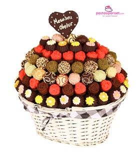 renkli kekler, sevgili için kekler, hediyelik kek, çiçek 