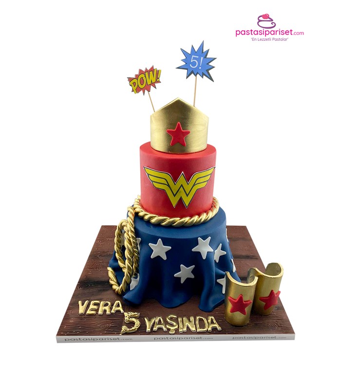 wonder woman, süper kız, süper kahraman pastası